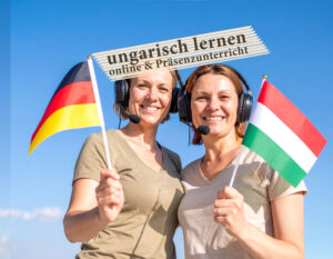 Zwei Frauen mit Headsets, eine hält die ungarische, die andere die deutsche Flagge – Symbolbild für Ungarisch lernen online und im Präsenzunterricht